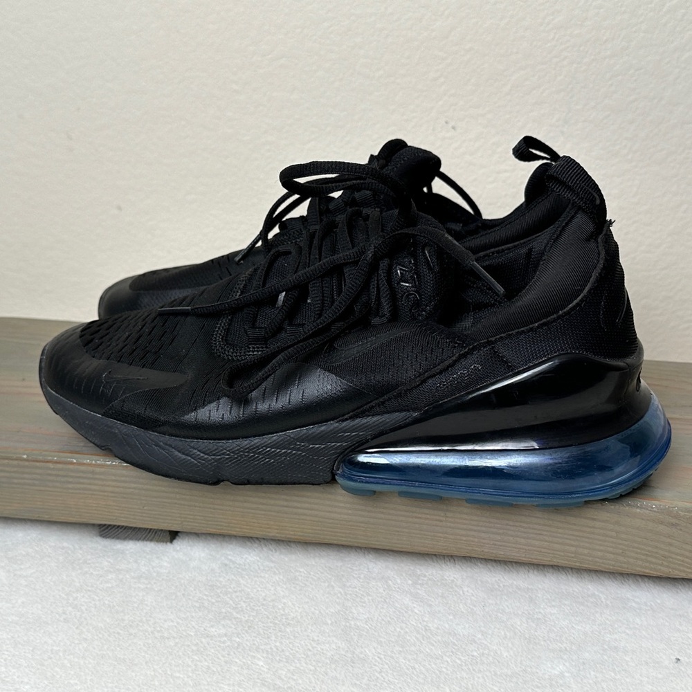 Nike Air Max 270 All-Black Sneakers Sz 9.5 - Excellent Condition - AH8050-009